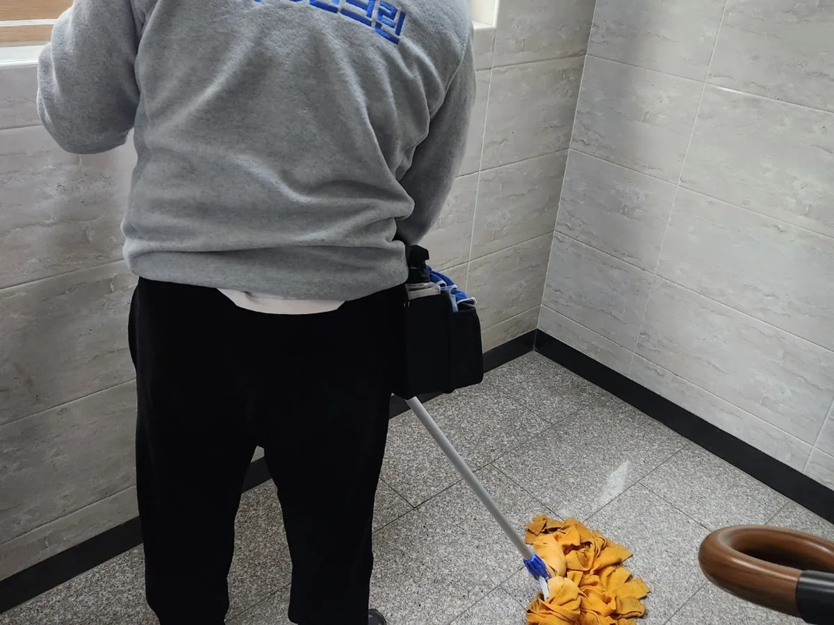부천시 원미구 도당동 건물 복도·대기 동선 야간 위생청소 사례 - 행진크린