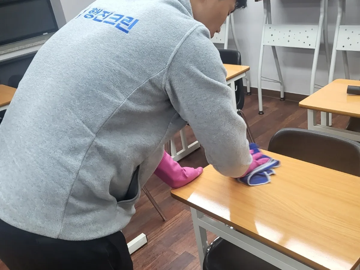 부천시 오정구 내동 유치원 책걸상 교실 위생청소 사례 - 행진크린